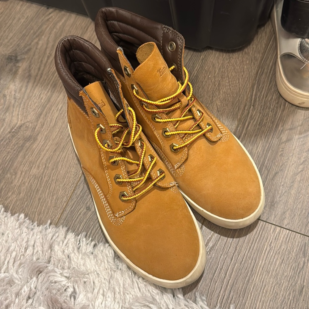 Timberland women’s sneaker boots
